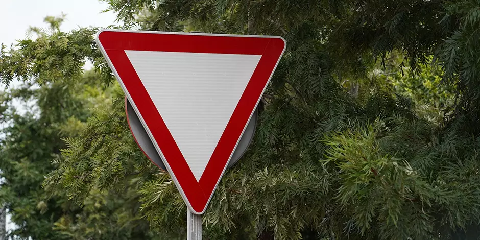 What is a Secondary Road? Secondary Road Signs and Their Importance in Traffic
